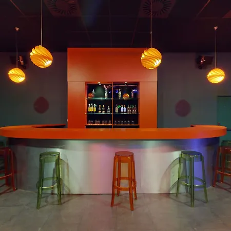 Azz Valencia Congress & 4*